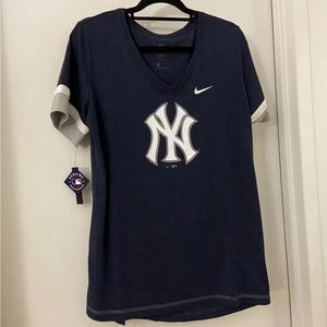 Women’s Nike NY Yankee’s Tee Size Large